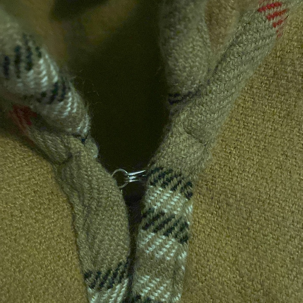 Cape/ Wrap - Picture 4 of 5